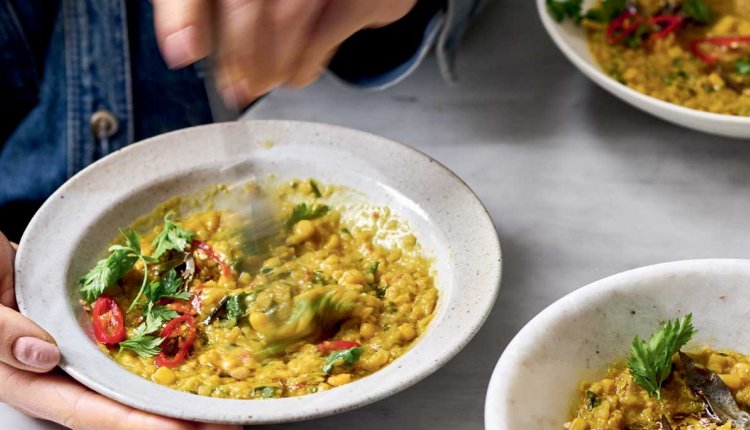 Dal met mais en spinazie