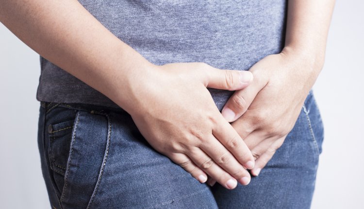 vrouw heeft vaginale klachten