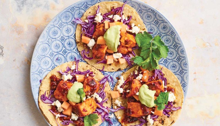 Taco's met zalm, honing en chipotle