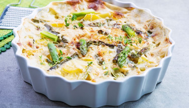 Aspergequiche met krieltjes en lentekruiden Aspergequiche met krieltjes en lentekruiden