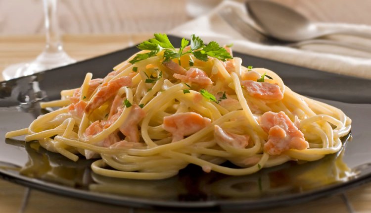 mie met zalm en groenten mie met zalm en groenten