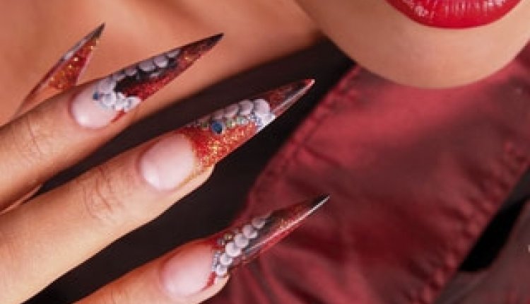 Stiletto nails