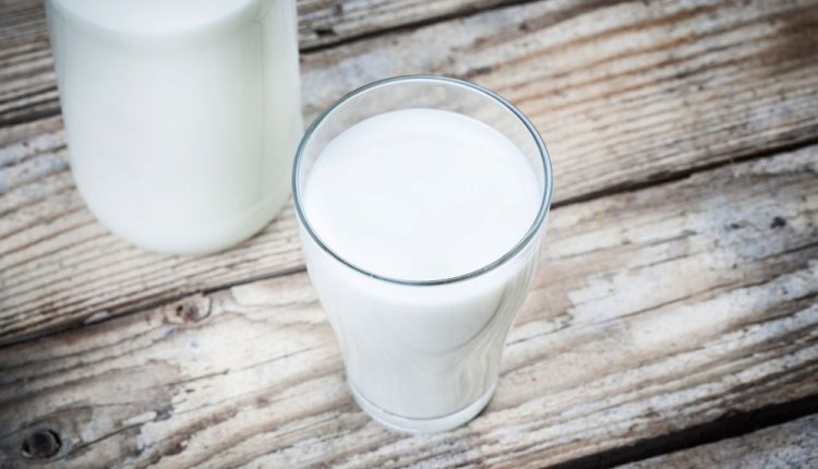Glas melk 2