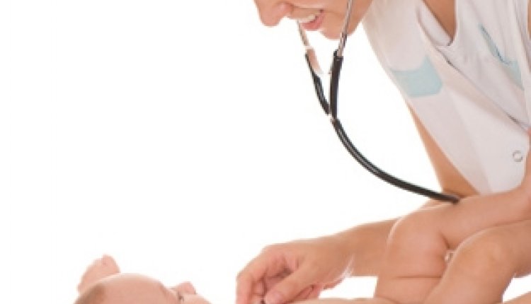 Baby bij de dokter