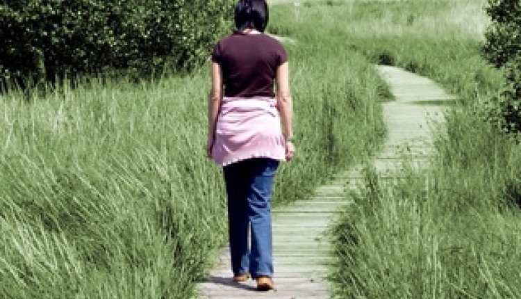 Wandelende vrouw