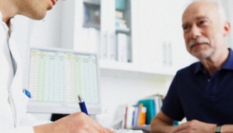 Man bij dokter