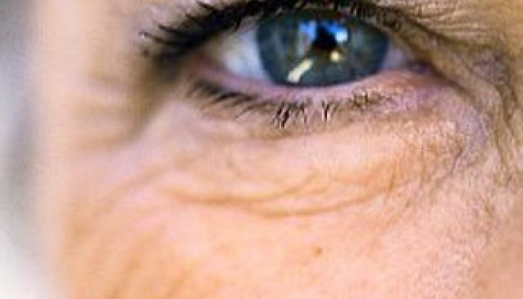 Oog make-up senior