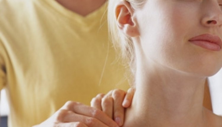 Massage-schouder-vrouw