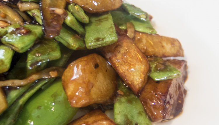 Currylapjes met zoete aardappel en sperziebonensalade Currylapjes met zoete aardappel en sperziebonensalade