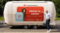 Directeur van de Hartstichting Hans Snijder bij de Hartcheckbus 