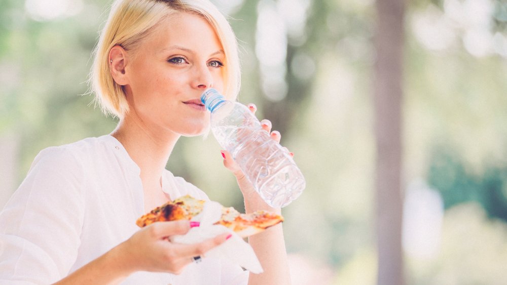 afwijzing voorwoord Stap Is drinken tijdens het eten ongezond? | Gezondheidsnet