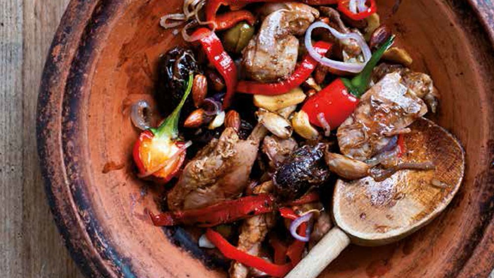 Tajine van kip en dadels