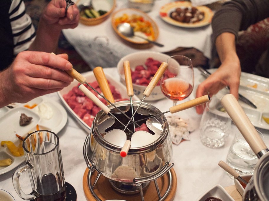 Vergissing Aanpassen Voorkomen Fondue: zo beperk je de calorieën | Gezondheidsnet