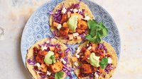 Taco's met zalm, honing en chipotle