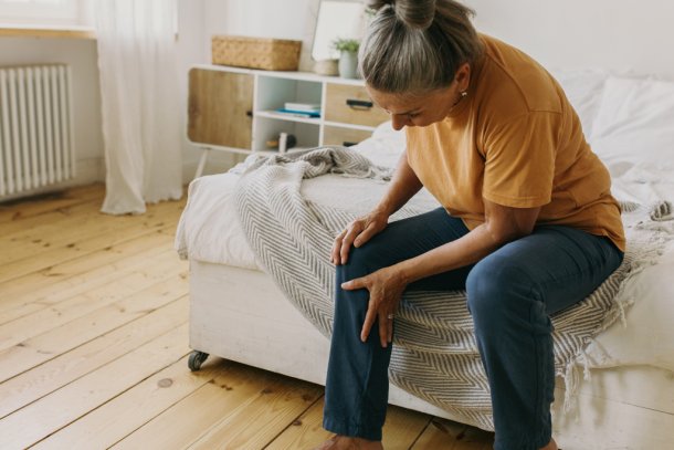 vrouw met bakerse cyste